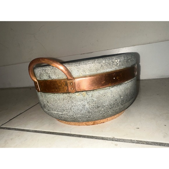 Naturstone Brazilian Soapstone pot‎ Large Copper Handle Band - Picture 7 of 9